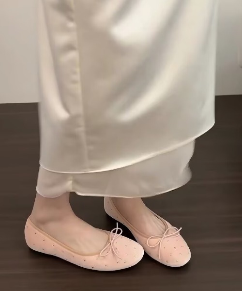 mebole(メボレ)の「studded velour flat shoes(バレエシューズ・レディース・ブラック/ピンク・SMALL/MEDIUM/LARGE)」の13枚目の写真