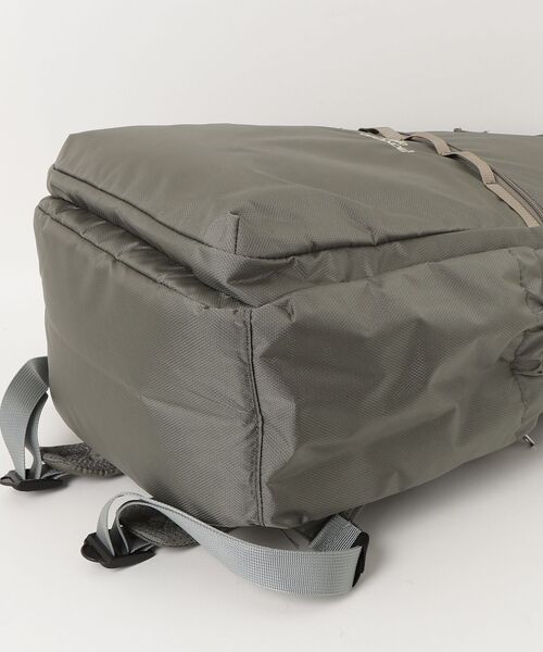anello GRANDE（アネログランデ）の「"02"≪anello GRANDE≫DC2 10ポケット/17L ウェビングテープ リュック（バックパック/リュック・レディース・ライトグレー/ブラック/ネイビー・ONE SIZE）」の9枚目の写真