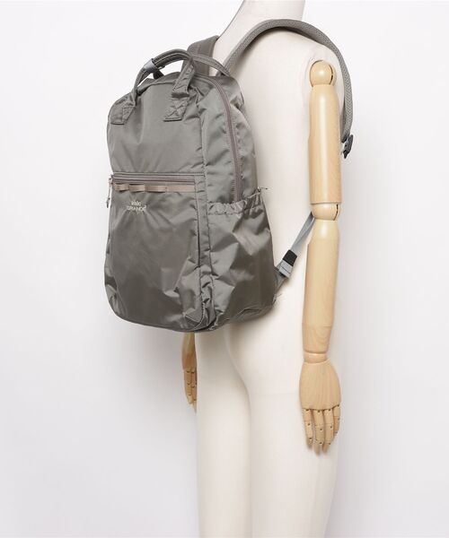 anello GRANDE（アネログランデ）の「"02"≪anello GRANDE≫DC2 10ポケット/17L ウェビングテープ リュック（バックパック/リュック・レディース・ライトグレー/ブラック/ネイビー・ONE SIZE）」の5枚目の写真