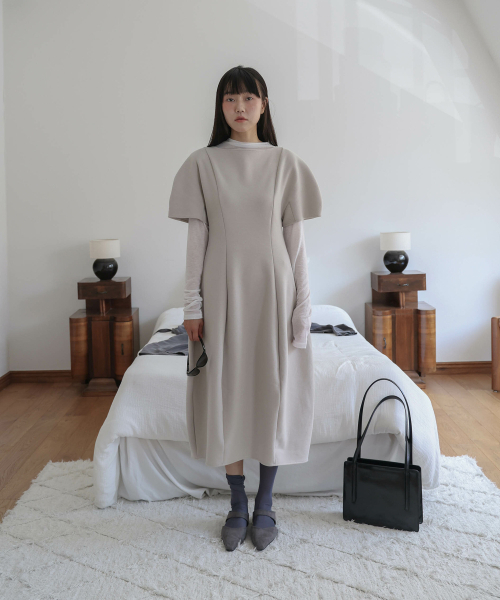 LYNTE(リンテ)の「ボリュームラインワンピース(ベージュ)(ワンピース・レディース・その他・FREE)」の1枚目の写真