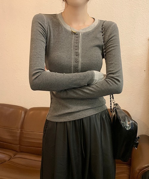 Aelina(エリナ)の「配色長袖Tシャツ(Tシャツ/カットソー・レディース・ブラック/グレー・L/M)」の15枚目の写真
