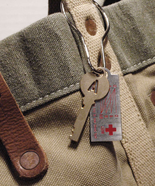 HIGHTIDE（ハイタイド）の「CANDY DESIGN & WORKS BLOOD TYPE KEY PLATE キャンディデザイン & ワークス ブラッドタイププレート カラビナ キーリング チャーム シルバー（キーホルダー・レディース・その他2/その他4/その他1/その他3・FREE）」の2枚目の写真