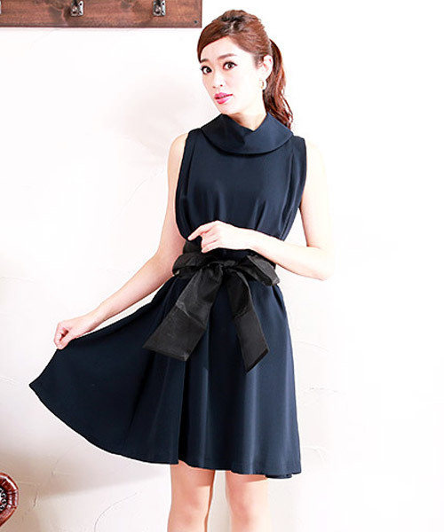 Blueeast ブルーイースト の 結婚式 二次会 謝恩会 卒業パーティー 成人式 お呼ばれ パーティードレス クラシカルデザインネック ウエストリボン付きフレアーラインドレス ドレス Wear