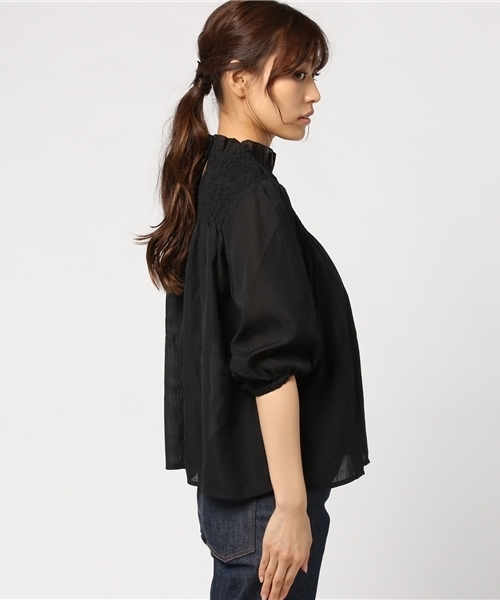 earth music&ecology（アースミュージックアンドエコロジー）の「シャーリングプルオーバー（シャツ/ブラウス・レディース・キャメル/ブラック/アイボリー/ピンク・FREE）」の6枚目の写真