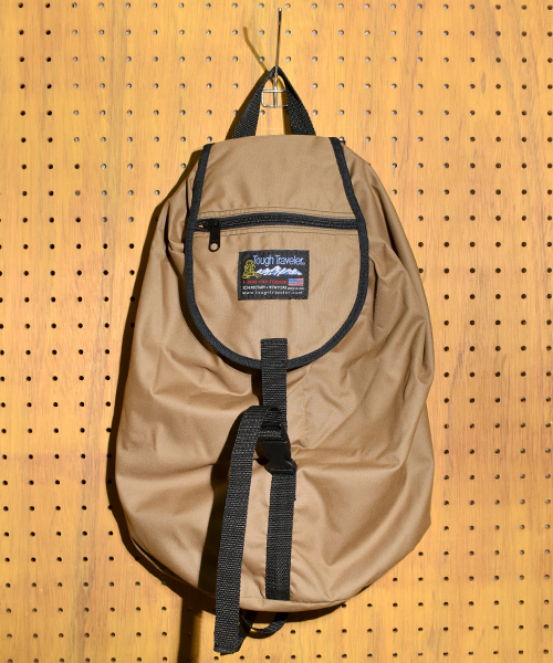 Tough Traveler（タフトラベラー）の「【Tough Traveler / タフトラベラー】Simple Le Pear（バックパック/リュック・メンズ・ブラック/レッド/オリーブ/シルバー/イエロー/カーキブラウン/バーガンディー/ロイヤルブルー・FREE）」の3枚目の写真