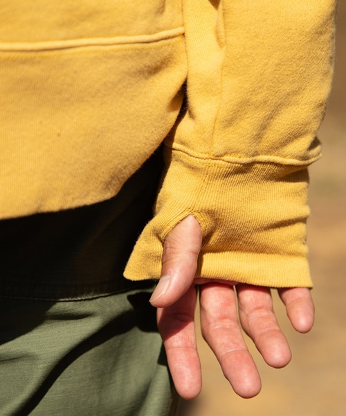 BAYFLOW（ベイフロー）の「【三浦理志×BAYFLOW】SURF & NORF サムホール付フーディ（パーカー・メンズ・ブラック/マスタード/ボルドー・SMALL/LARGE/MEDIUM）」の16枚目の写真