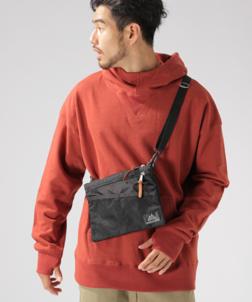 BAYFLOW（ベイフロー）の「【三浦理志×BAYFLOW】SURF & NORF サムホール付フーディ（パーカー・メンズ・ブラック/マスタード/ボルドー・SMALL/LARGE/MEDIUM）」の8枚目の写真