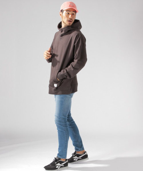 BAYFLOW（ベイフロー）の「【三浦理志×BAYFLOW】SURF & NORF サムホール付フーディ（パーカー・メンズ・ブラック/マスタード/ボルドー・SMALL/LARGE/MEDIUM）」の12枚目の写真