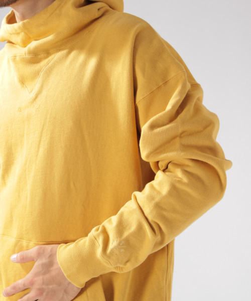 BAYFLOW（ベイフロー）の「【三浦理志×BAYFLOW】SURF & NORF サムホール付フーディ（パーカー・メンズ・ブラック/マスタード/ボルドー・SMALL/LARGE/MEDIUM）」の20枚目の写真