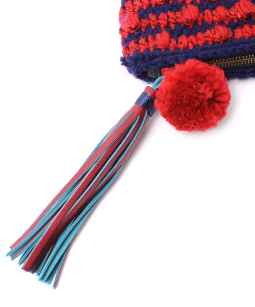 Another Edition（アナザーエディション）の「AE Ponpon CLT（クラッチバッグ・レディース・ブラック/レッド・フリー）」の5枚目の写真