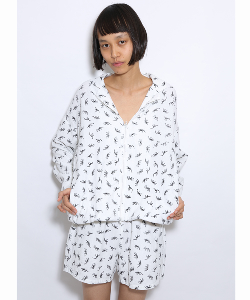 i（アイ）の「恐竜プリントZIPブルゾン（ブルゾン・レディース・ホワイト/ブラック・ﾌﾘ-）」の2枚目の写真