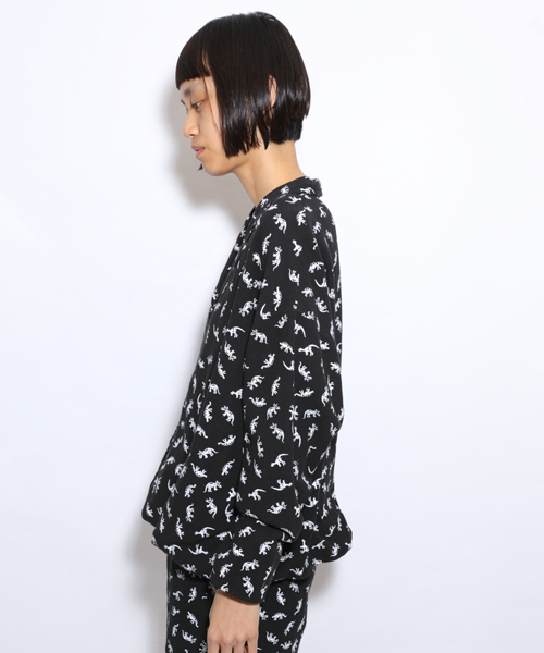 i（アイ）の「恐竜プリントZIPブルゾン（ブルゾン・レディース・ホワイト/ブラック・ﾌﾘ-）」の5枚目の写真