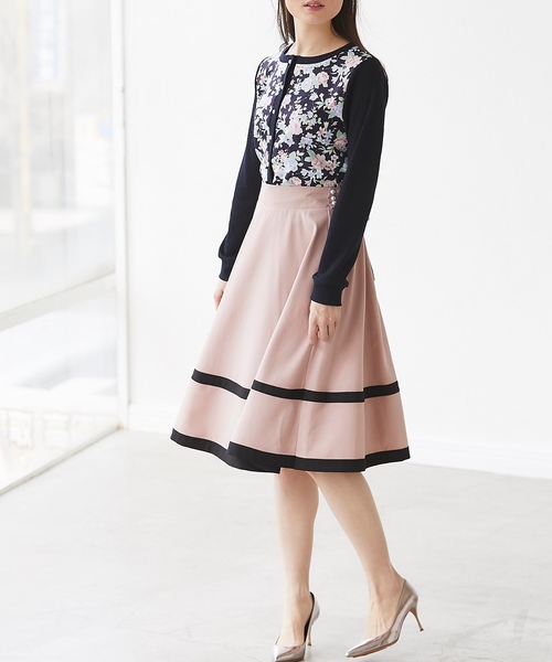 tocco closet（トッコ　クローゼット）の「フラワープリント切替パール釦リブカーディガン（カーディガン/ボレロ・レディース・ネイビー/オフホワイト・M）」の6枚目の写真