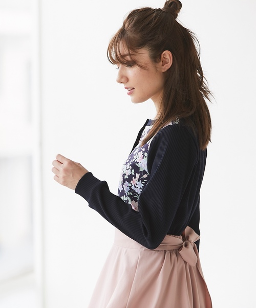 tocco closet（トッコ　クローゼット）の「フラワープリント切替パール釦リブカーディガン（カーディガン/ボレロ・レディース・ネイビー/オフホワイト・M）」の7枚目の写真