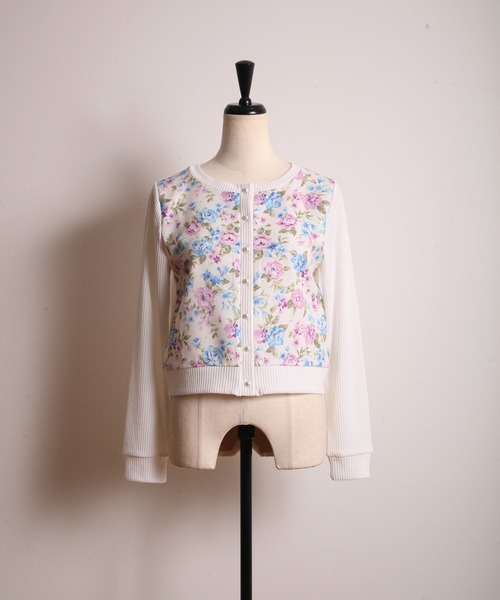 tocco closet（トッコ　クローゼット）の「フラワープリント切替パール釦リブカーディガン（カーディガン/ボレロ・レディース・ネイビー/オフホワイト・M）」の9枚目の写真