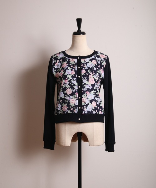 tocco closet（トッコ　クローゼット）の「フラワープリント切替パール釦リブカーディガン（カーディガン/ボレロ・レディース・ネイビー/オフホワイト・M）」の10枚目の写真