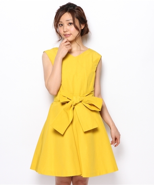 新品未使用タグ付き】ビックリボンサーキュラーワンピース Tiara 新品未使用タグ付き】ビックリボンサーキュラーワンピース Tiara