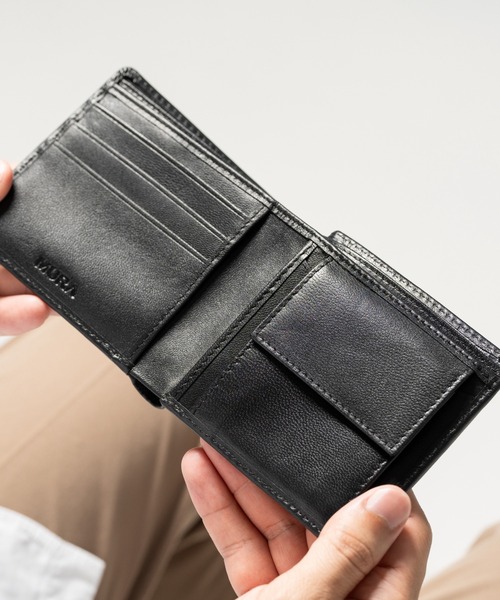 MURA（ムラ）の「やぎ革レザー 隠しポケット付 スリム 二つ折り財布