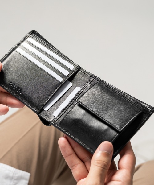 MURA（ムラ）の「やぎ革レザー 隠しポケット付 スリム 二つ折り財布