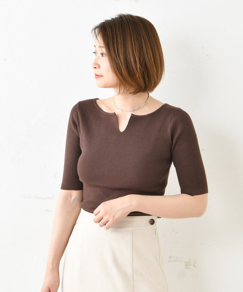 DouDou(ドゥドゥ)の「5分袖2WAYプルオーバー(ニット/セーター・レディース・オフホワイト/ブラック/ダークブラウン/グレイッシュベージュ・FREE)」の1枚目の写真