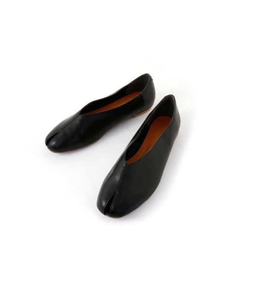 marjour（マージュール）の「TOE SLIT PUMPS（パンプス・レディース・ブラック/ゴールド・38/36/37）」の13枚目の写真