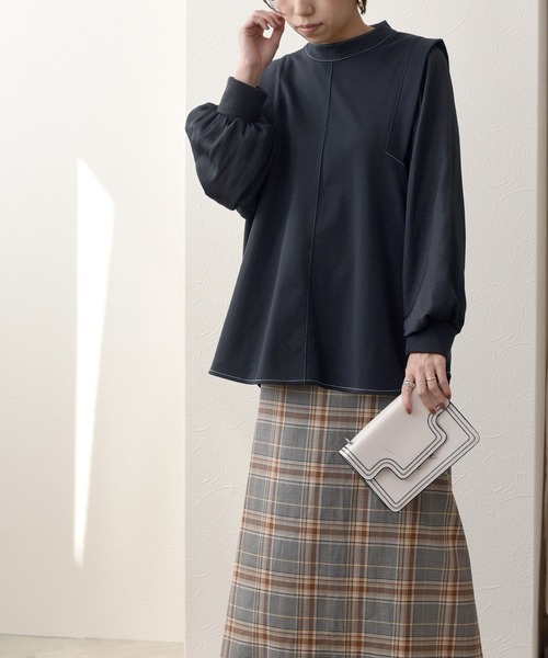 Eimee Law（エイミーロウ）の「モックネックギャザースリーブTOPS（シャツ/ブラウス・レディース・ブラック/アイボリー・38）」の3枚目の写真