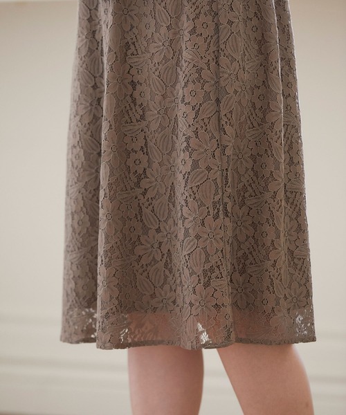 tocco closet(トッコ クローゼット)の「総レースパワショルワンピース(ワンピース・レディース・ブラウン/グレイッシュブルー・M)」の5枚目の写真
