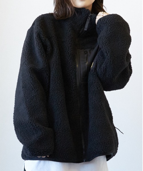 KANGOL（カンゴール）の「『KANGOL』ハイネック　ボアジップジャケット（ブルゾン・レディース・ホワイト/ブラック/ベージュ/モカ/その他/ダークグリーン/ライトパープル/その他3/その他4・LARGE/MEDIUM/X-LARGE）」の2枚目の写真