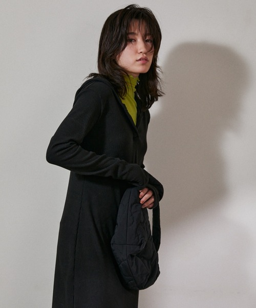 ECRIRE（エクリール）の「シースルーカットソー（Tシャツ/カットソー・レディース・ブラック/ブラウン/オフホワイト/グリーン/グレー/ベージュ/ブルー/ダークブラウン/ダークグレー/ピンク・フリー）」の21枚目の写真