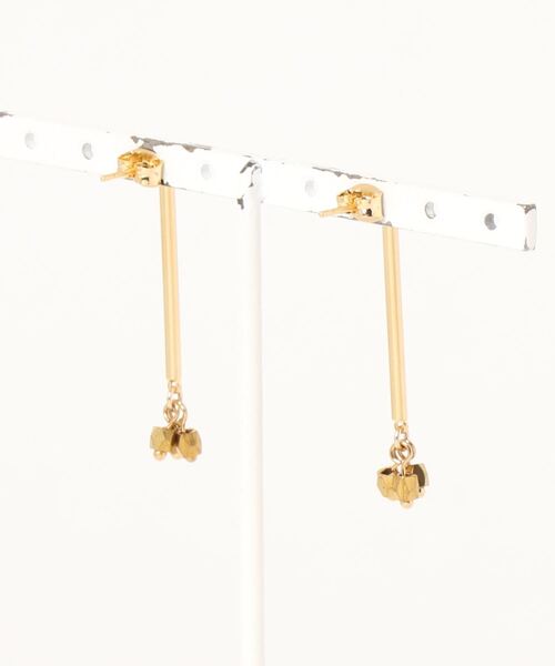 tone（トーン）の「【PetitBonheur*accessories】シンプルバーピアス　メタル（ピアス（両耳用）・レディース・ゴールド・FREE）」の2枚目の写真