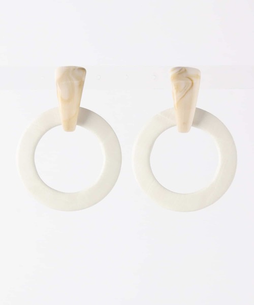 KBF+（ケービーエフプラス）の「KBF+　フェイクレザーピアス∴（ピアス（両耳用）・レディース・ダークブラウン/オフホワイト・ONE）」の2枚目の写真