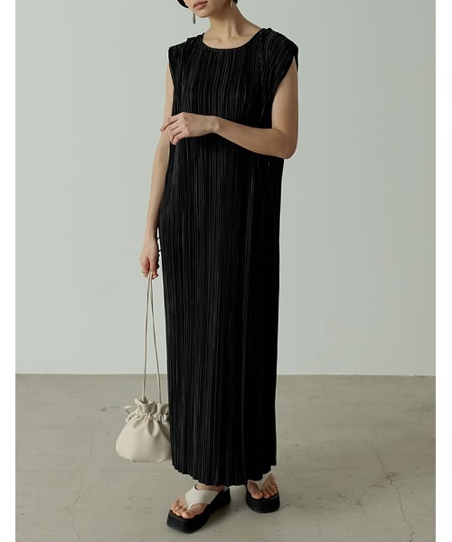 Re:EDIT（リエディ）の「グロッシーサテンプリーツバックリボンノースリーブワンピース（ワンピース・レディース・ピンク/ブラック/グレイッシュベージュ・SHORT/MEDIUM/LARGE）」の20枚目の写真