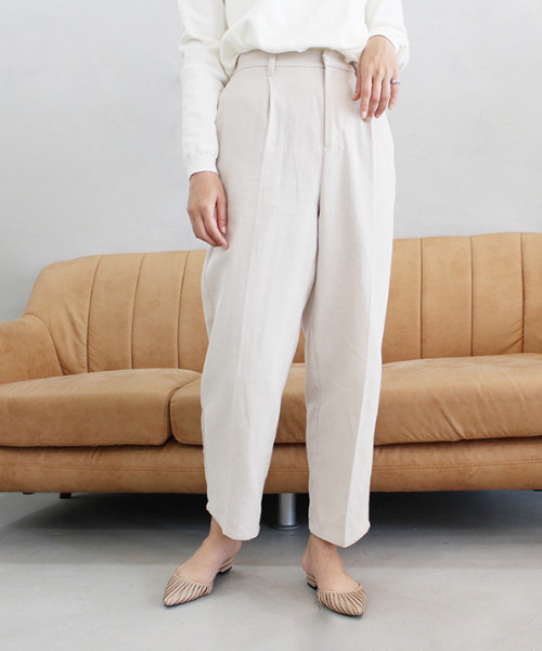 MODE ROBE(モードローブ)の「センタープレスコットンパンツ(その他パンツ・レディース・ベージュ/アイボリー・FREE)」の16枚目の写真