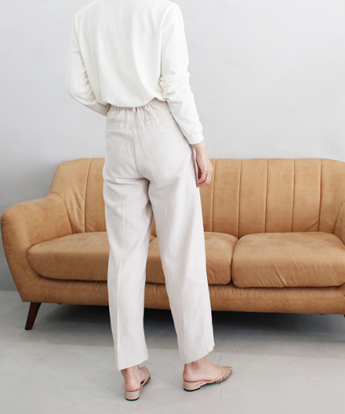 MODE ROBE(モードローブ)の「センタープレスコットンパンツ(その他パンツ・レディース・ベージュ/アイボリー・FREE)」の9枚目の写真