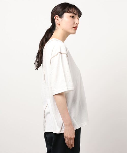 Samansa Mos2(サマンサ モスモス)の「配色ステッチTシャツ(Tシャツ/カットソー・レディース・ブラウン/ベージュ/キナリ/ミント・フリ-)」の6枚目の写真