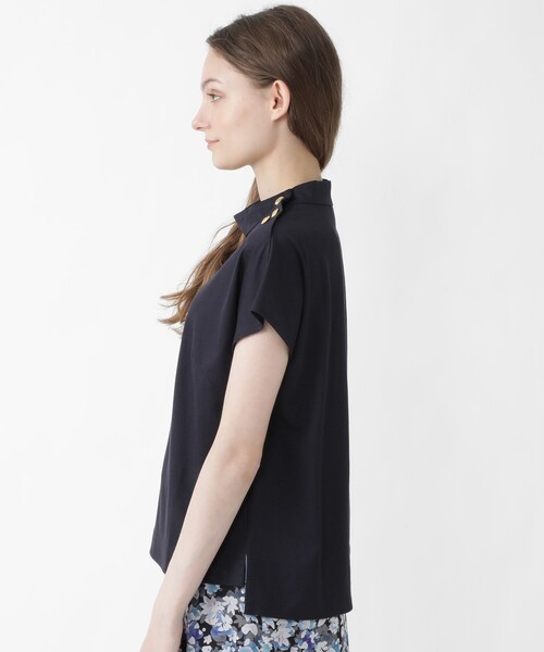 BLUE LABEL CRESTBRIDGE（ブルーレーベルクレストブリッジ）の「ハイブリッドコットン モックネックカットソー（Tシャツ/カットソー・レディース・ダークネイビー/ブラック/ライトグレー・38）」の13枚目の写真