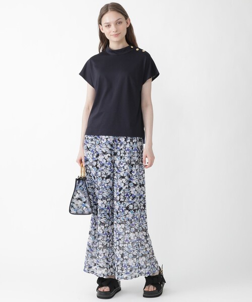 BLUE LABEL CRESTBRIDGE（ブルーレーベルクレストブリッジ）の「ハイブリッドコットン モックネックカットソー（Tシャツ/カットソー・レディース・ダークネイビー/ブラック/ライトグレー・38）」の18枚目の写真