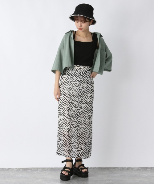 JEANASIS（ジーナシス）の「ホルターデザインソウバリタンク/955915（タンクトップ・レディース・ブラック/グリーン/グレイッシュベージュ/ブルー/オレンジ/アイボリー/ダークグリーン・FREE）」の12枚目の写真