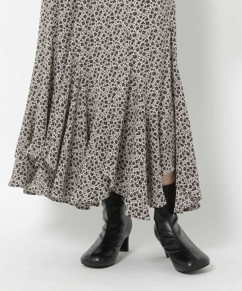 mysty woman(ミスティウーマン)の「オブリークストレッチブーツ 957729(ブーツ・レディース・アイボリー/ブラック・MEDIUM/LARGE)」の5枚目の写真