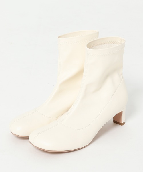 mysty woman(ミスティウーマン)の「オブリークストレッチブーツ 957729(ブーツ・レディース・アイボリー/ブラック・MEDIUM/LARGE)」の9枚目の写真