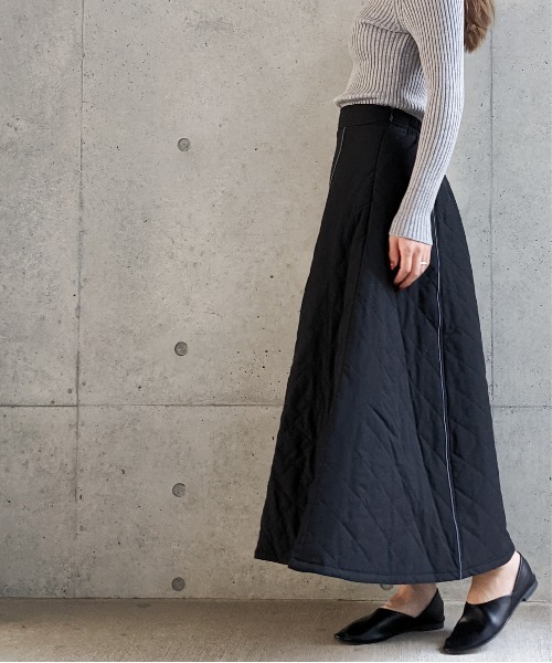 Per sist ence(パーシエンス)の「Per sist ence/パーシエンス 中綿ダイヤキルトフレアスカート(スカート・レディース・アイボリー/ブラック・FREE)」の10枚目の写真