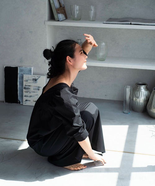 ONEME(ワンム)の「【 ONEME 】 Easy Noble Dress(ワンピース・レディース・ブラック/ダークグリーン・FREE)」の3枚目の写真