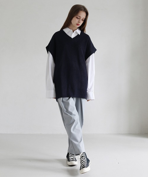 LILL（リル）の「ミドルゲージVネックビッグシルエットニットベスト（ベスト・メンズ・ブラック/グレー/ブルー/チャコール/ダークネイビー・S/M/L/XL）」の7枚目の写真