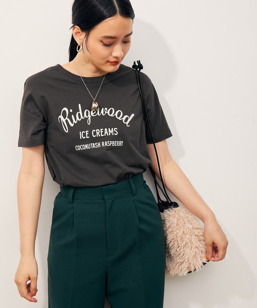 ADAM ET ROPE'（アダムエロペ）の「ice-creamパッケージロゴTシャツ（Tシャツ/カットソー・レディース・ホワイト/チャコールグレー/キナリ・FREE）」の3枚目の写真