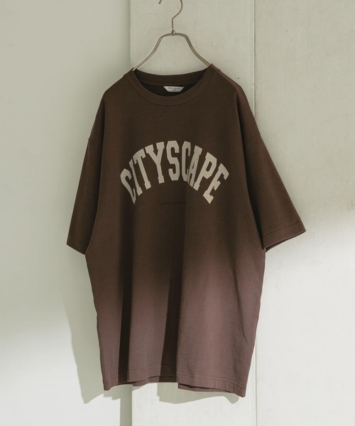 URBAN RESEARCH DOORS（アーバンリサーチドアーズ）の「カレッジプリントTシャツ（Tシャツ/カットソー・メンズ・ブラウン/ライトグレー/ホワイト・38/40）」の3枚目の写真