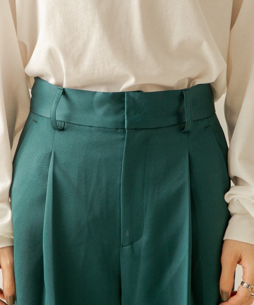 ANGIE（アンジー）の「ハイウエストセンタープレススラックスパンツ