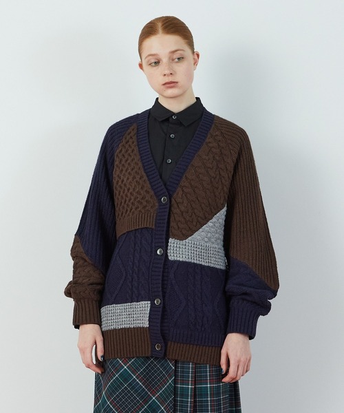 FRAPBOIS（フラボア）の「パッチケーブル（カーディガン/ボレロ・レディース・ホワイト/ネイビー・1）」の2枚目の写真