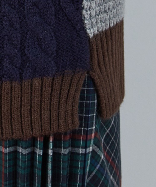 FRAPBOIS（フラボア）の「パッチケーブル（カーディガン/ボレロ・レディース・ホワイト/ネイビー・1）」の17枚目の写真