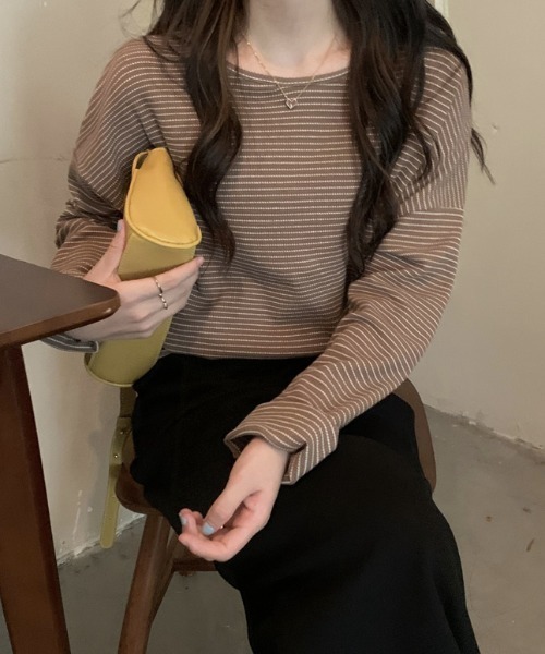 Diosfront(ディオスフロント)の「ハーフボーダーロングTシャツ(Tシャツ/カットソー・レディース・ホワイト/ブラック/ブラウン・FREE)」の6枚目の写真