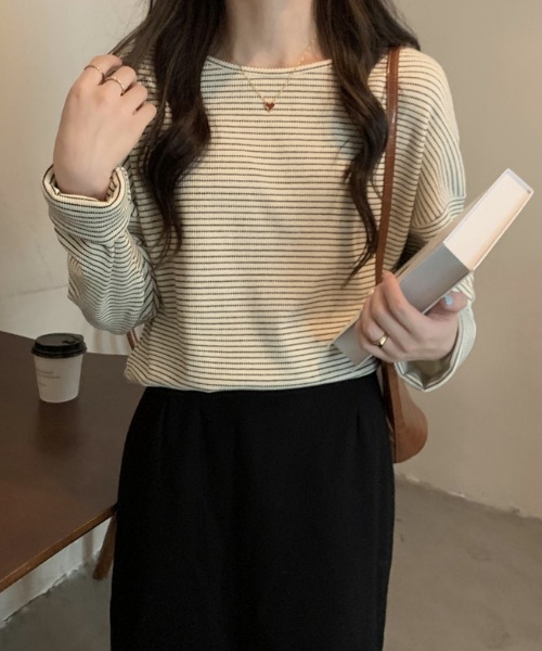 Diosfront(ディオスフロント)の「ハーフボーダーロングTシャツ(Tシャツ/カットソー・レディース・ホワイト/ブラック/ブラウン・FREE)」の11枚目の写真